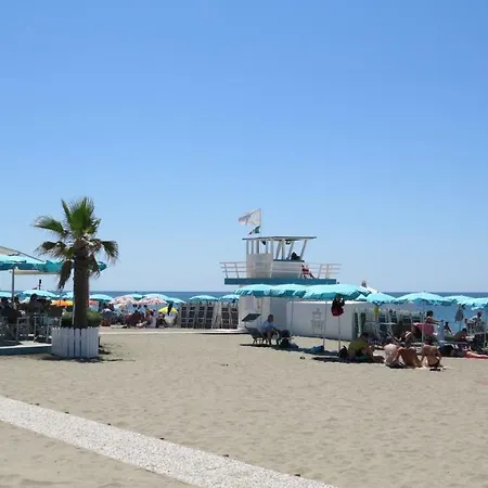 The Red Box On The Beach Holiday home Rome