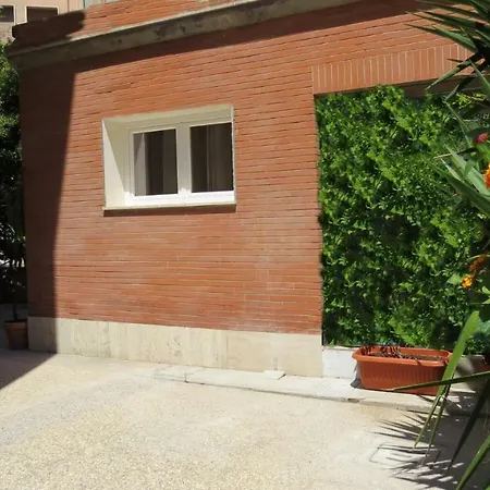 The Red Box On The Beach Holiday home Rome